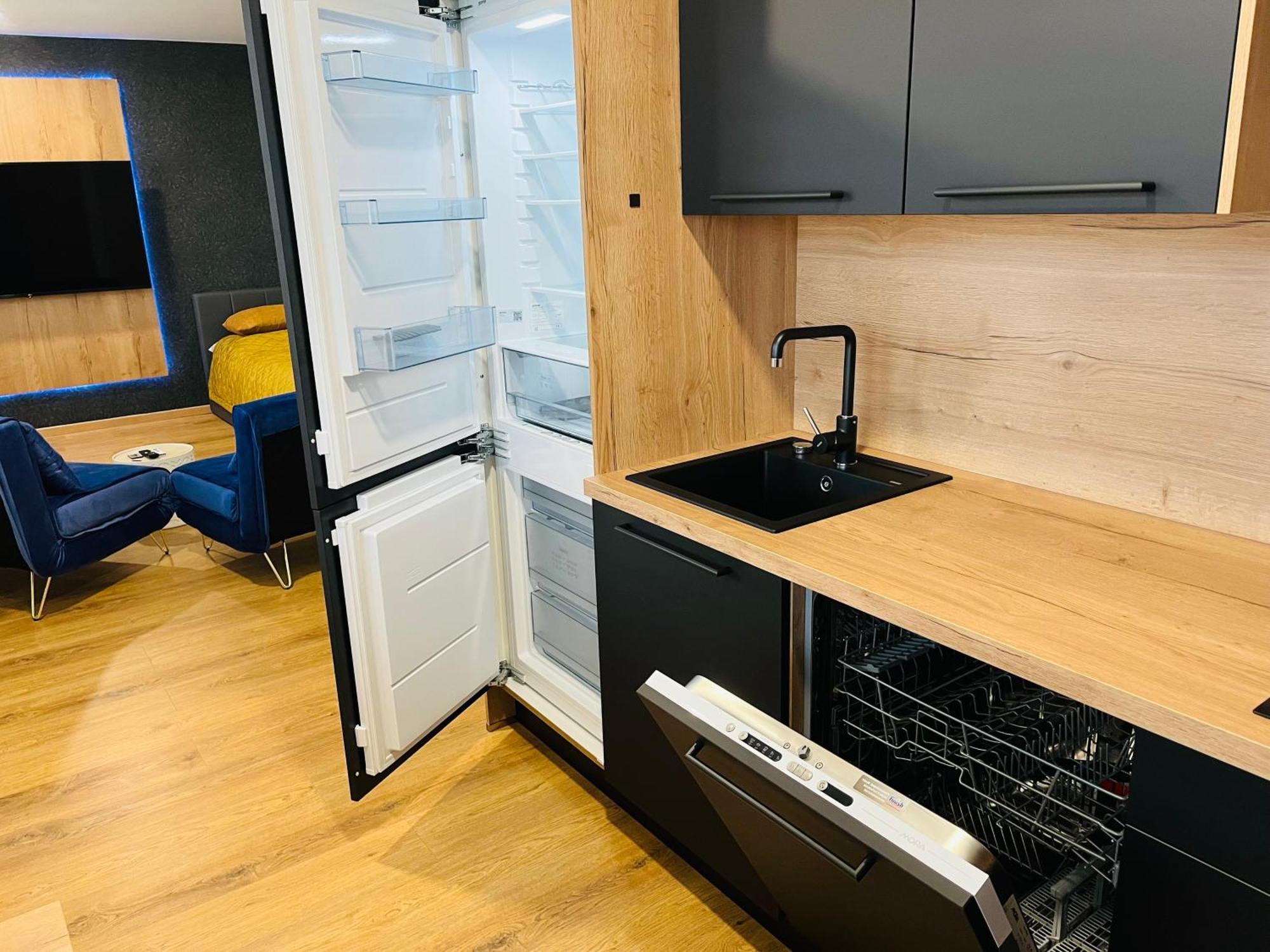 Apartman Sitka Lägenhet Trenčín Exteriör bild