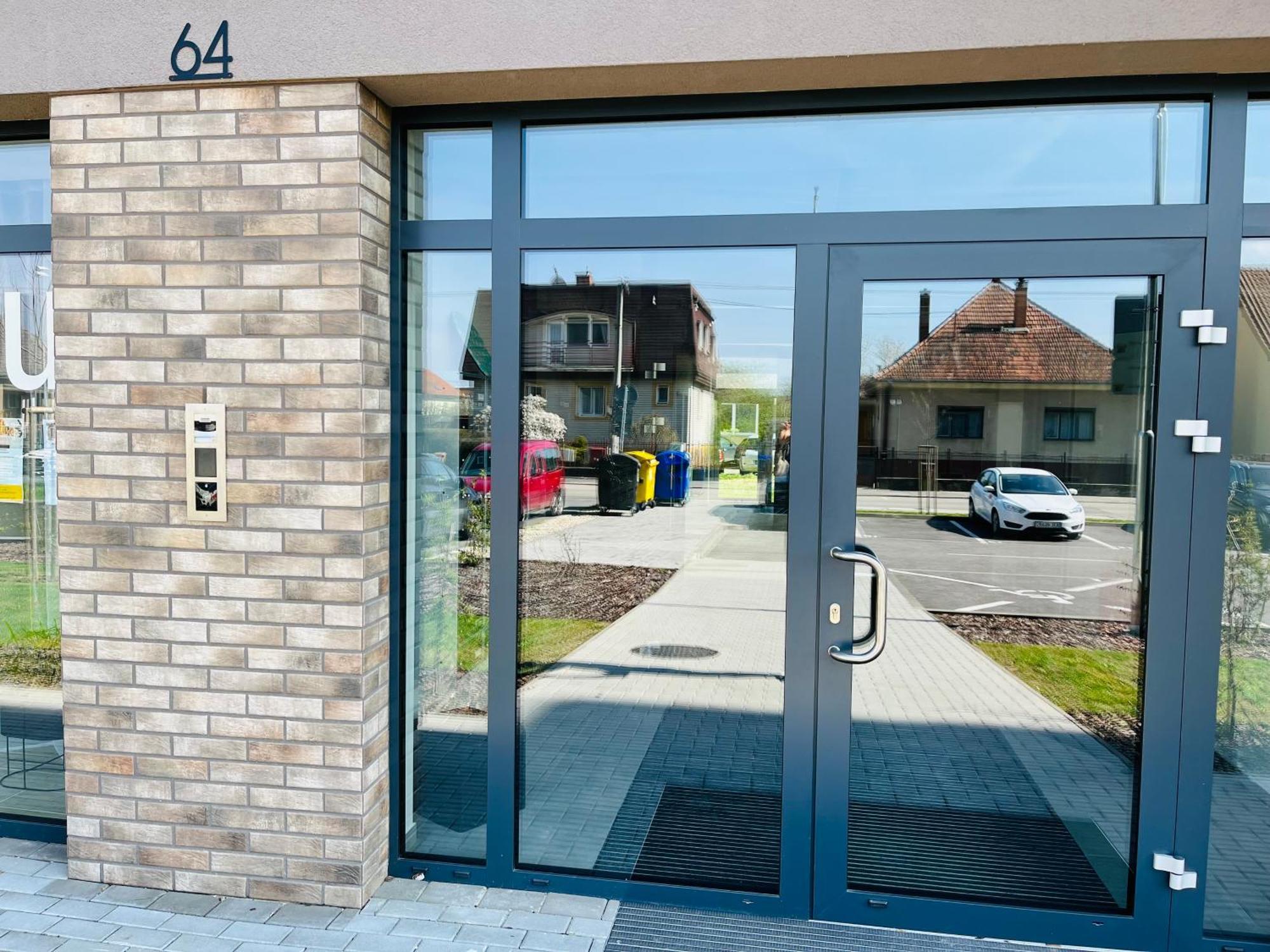 Apartman Sitka Lägenhet Trenčín Exteriör bild